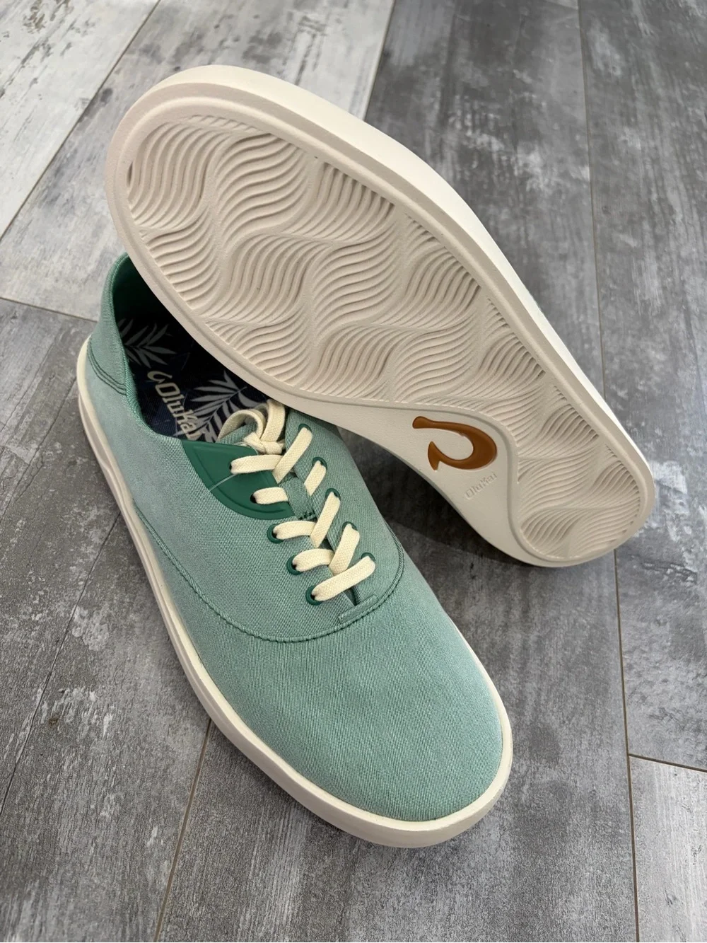 Olukai Mens Size 10 Shoes NEW with Tags Tradewind Bamboo Green Canvas Sneaker